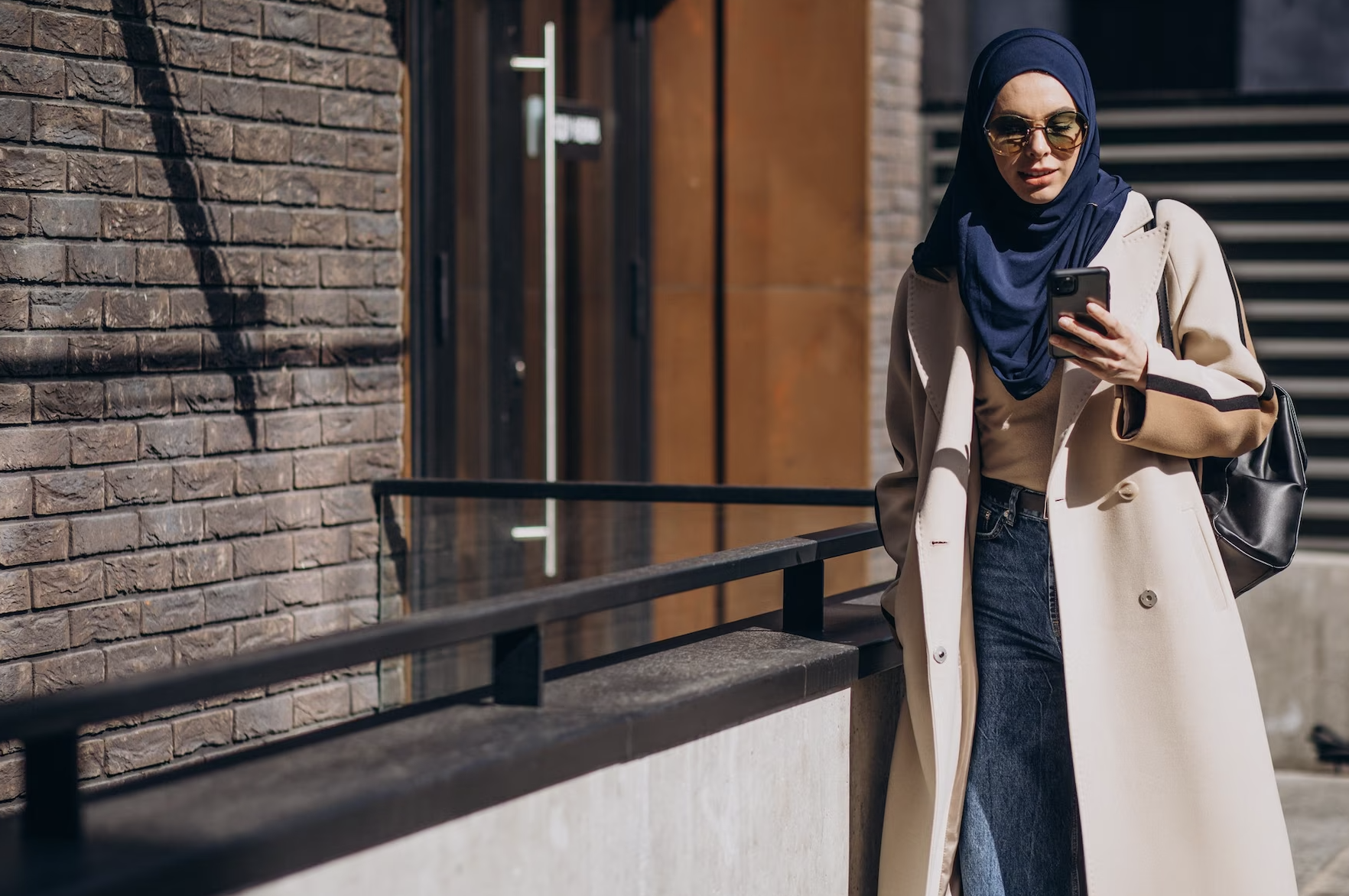 Ide Outfit Hijab untuk Liburan yang Stylish dan Praktis