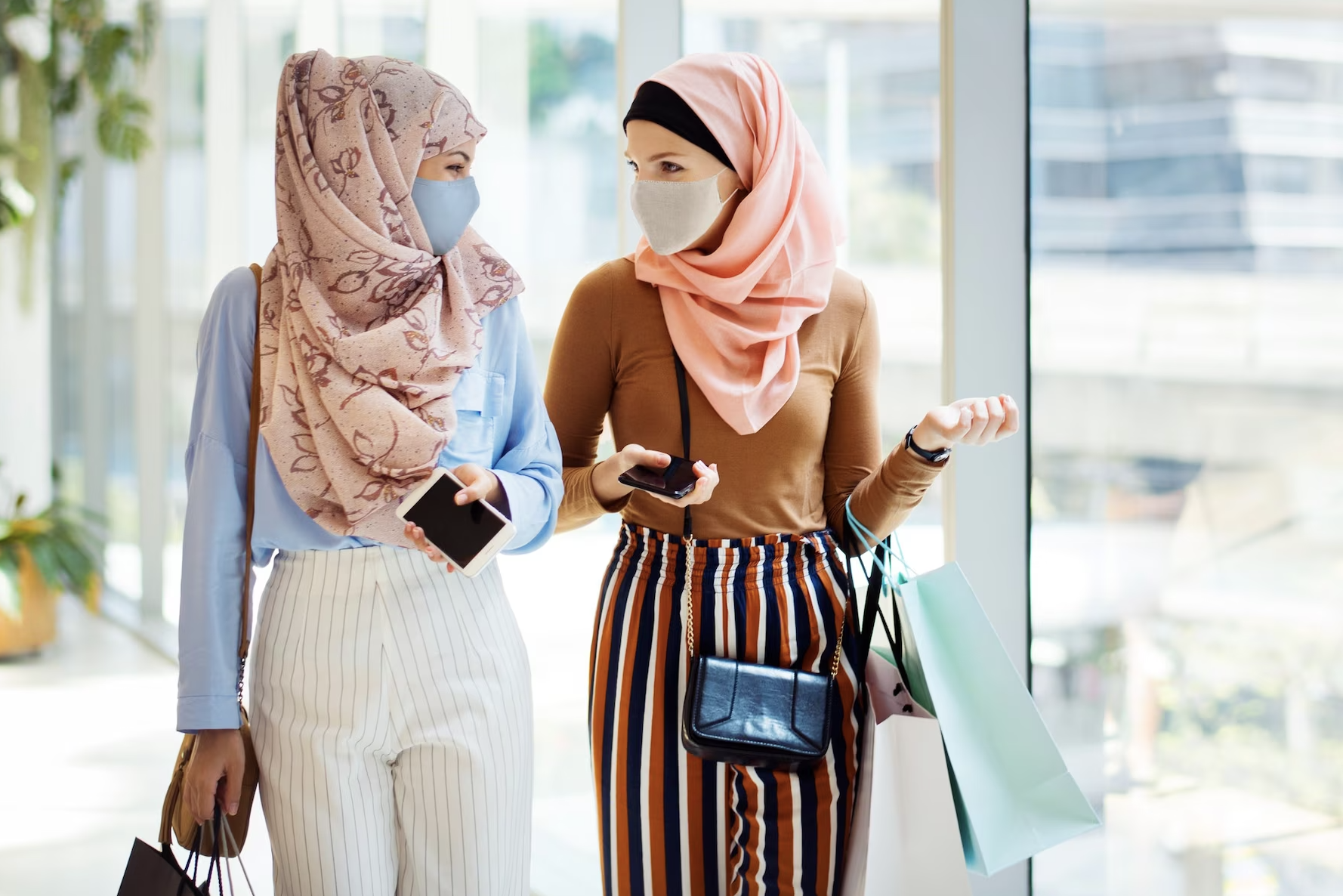 Tips Memilih Jilbab Praktis untuk Perjalanan dan Traveling