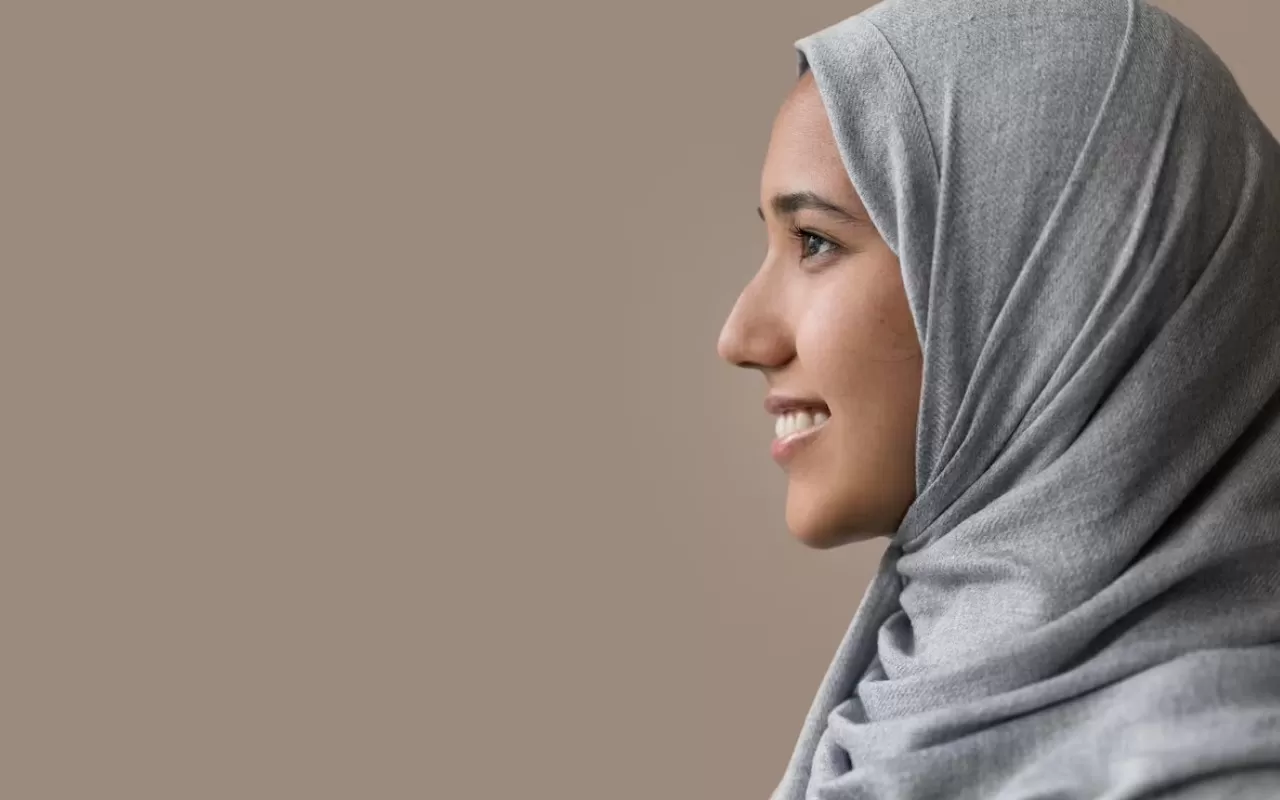 Warna Hijab yang Cocok untuk Kulit Sawo Matang
